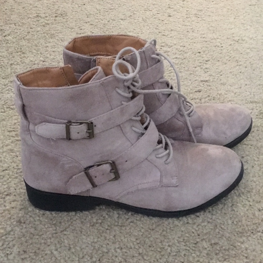 Combat boots